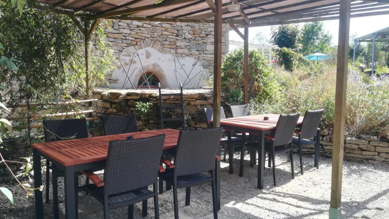 Le Mas De Carrie Acomodação com café da manhã Parisot  Exterior foto